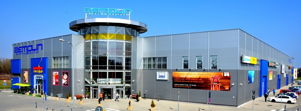 OC Zemplín — pohľad na obchodné centrum
